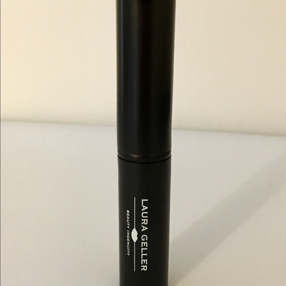 Laura Geller Retractable Makeup Powder Brush - Picture 2 of 3